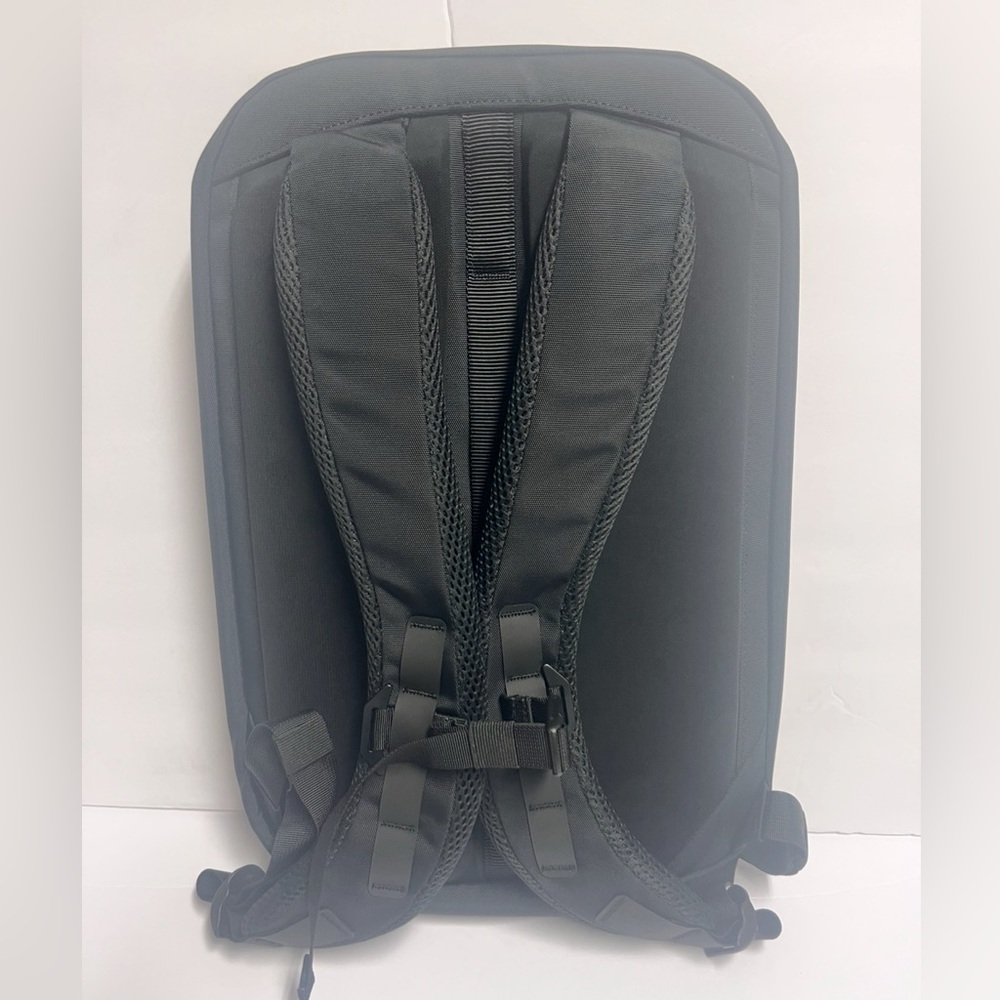 Black Ember Citadel 20 Backpack Business Bag - Picture 2 of 3